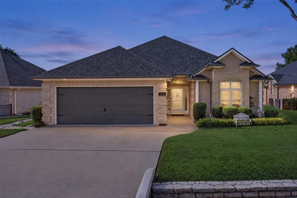 8606 Leisure Lane Granbury, TX 76049