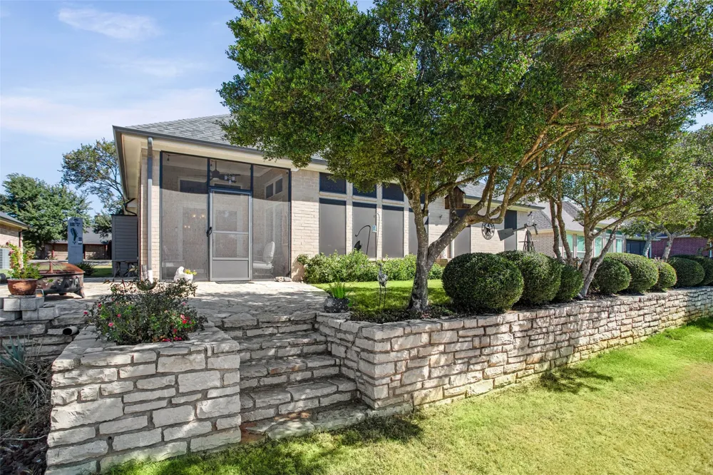 8606 Leisure Lane Granbury, TX 76049