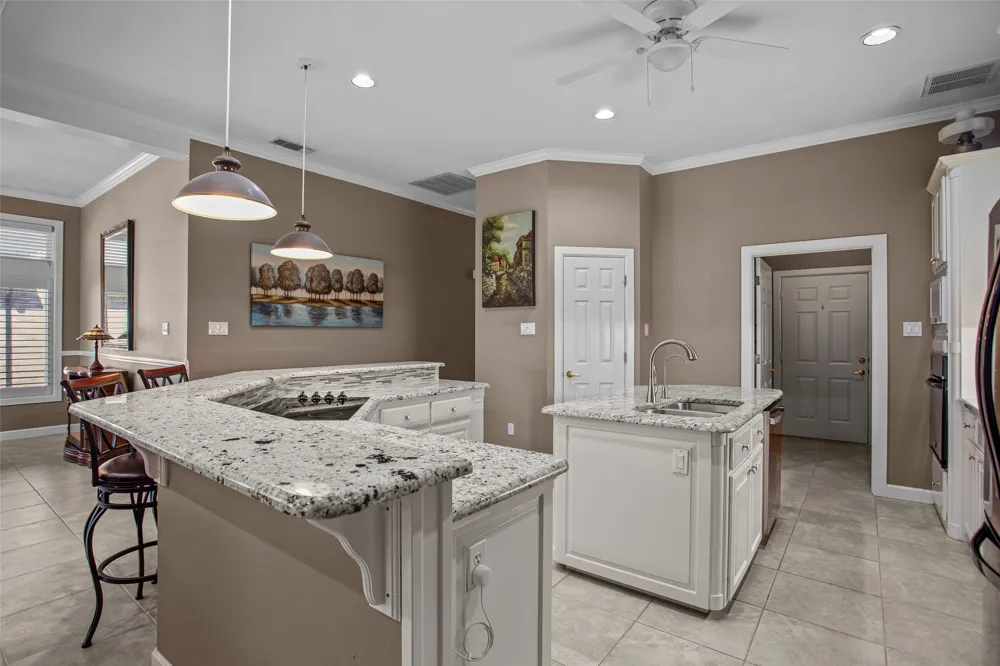 8606 Leisure Lane Granbury, TX 76049