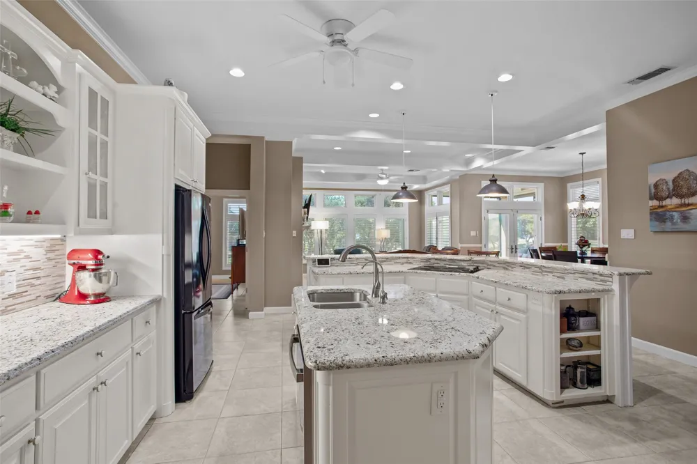8606 Leisure Lane Granbury, TX 76049