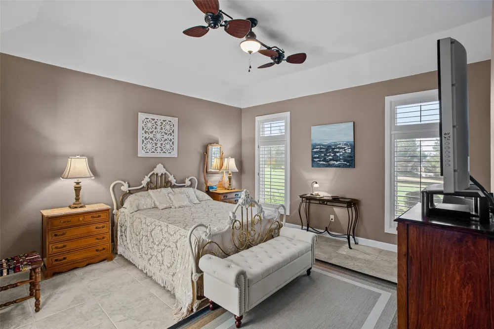 8606 Leisure Lane Granbury, TX 76049