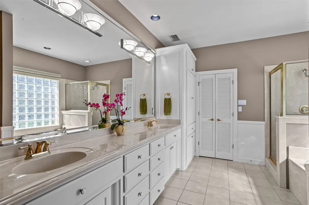 8606 Leisure Lane Granbury, TX 76049