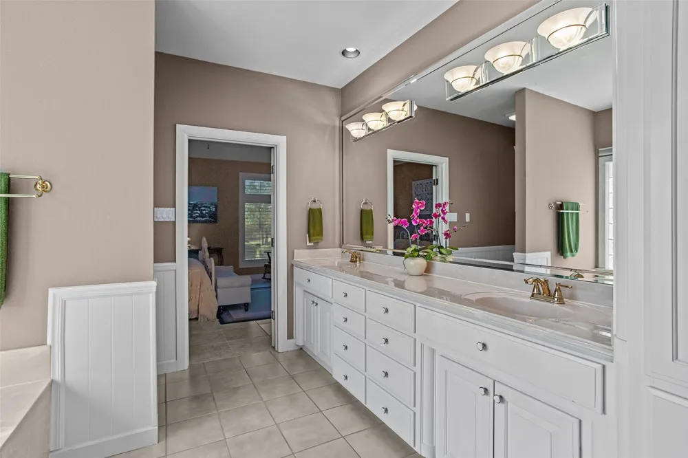 8606 Leisure Lane Granbury, TX 76049