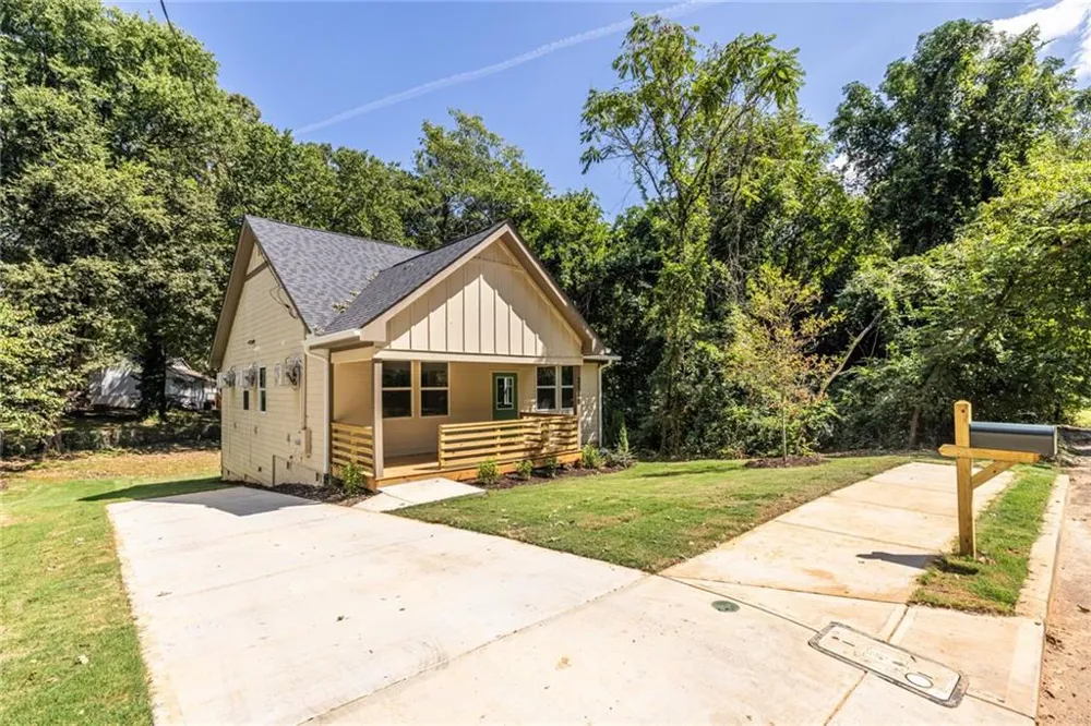 2188 Bicknell Street NW Atlanta, GA 30315