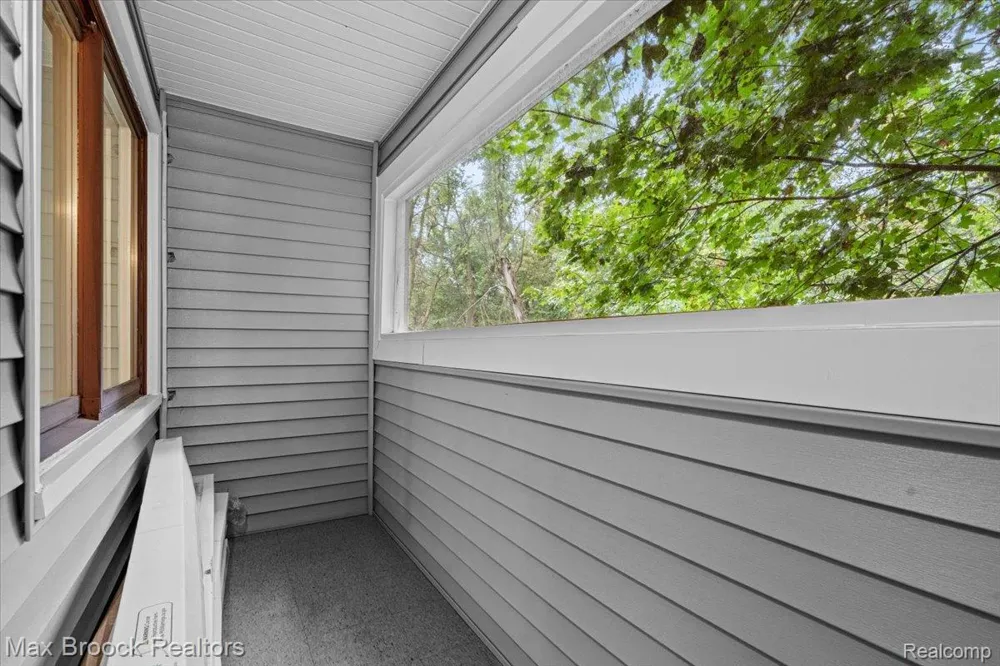 1830 Lone Pine Road Bloomfield Charter Township, MI 48302