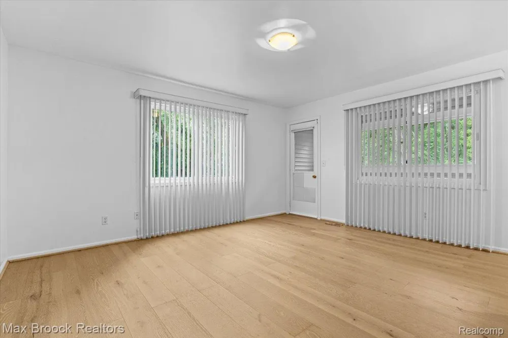 1830 Lone Pine Road Bloomfield Charter Township, MI 48302