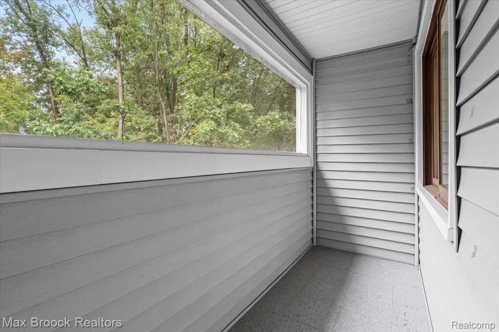 1830 Lone Pine Road Bloomfield Charter Township, MI 48302