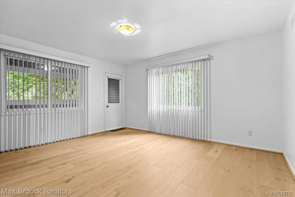 1830 Lone Pine Road Bloomfield Charter Township, MI 48302