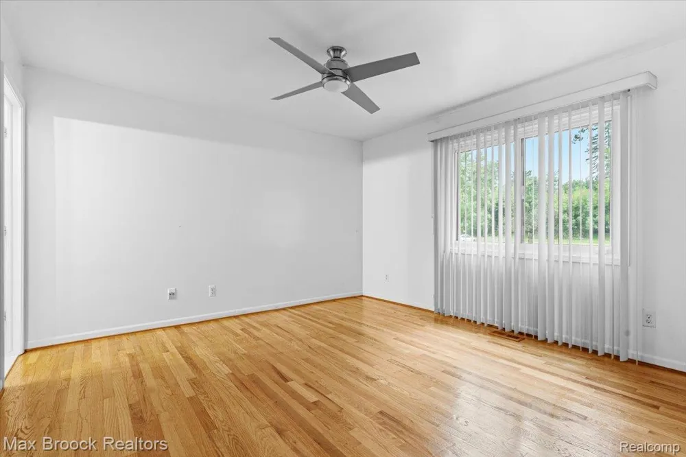 1830 Lone Pine Road Bloomfield Charter Township, MI 48302