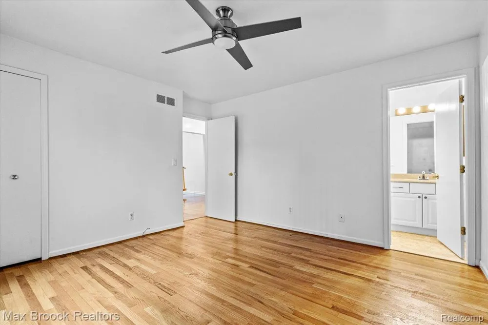 1830 Lone Pine Road Bloomfield Charter Township, MI 48302
