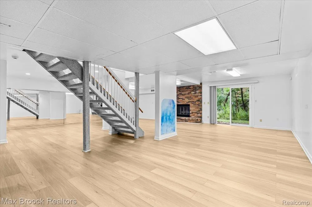 1830 Lone Pine Road Bloomfield Charter Township, MI 48302