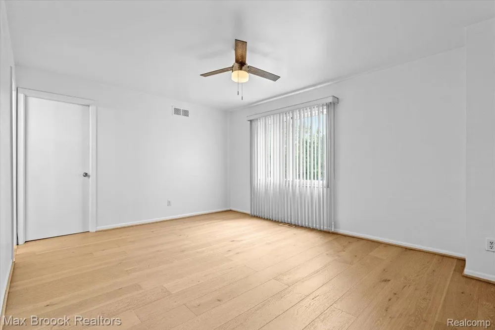 1830 Lone Pine Road Bloomfield Charter Township, MI 48302