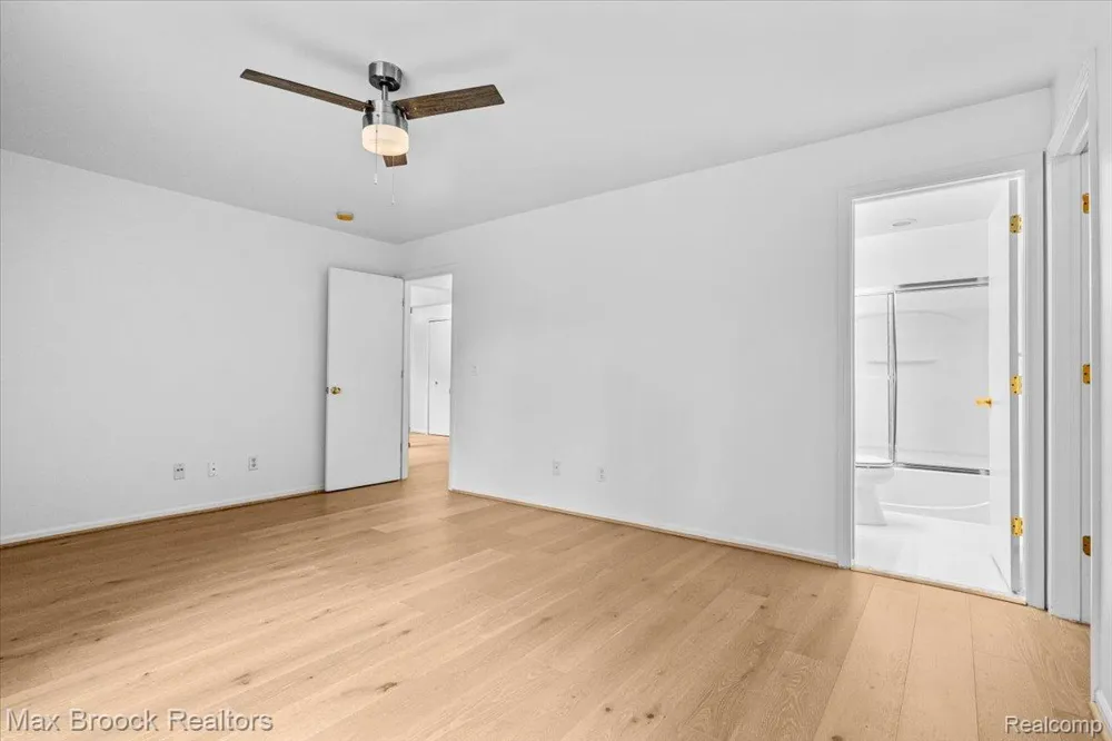1830 Lone Pine Road Bloomfield Charter Township, MI 48302