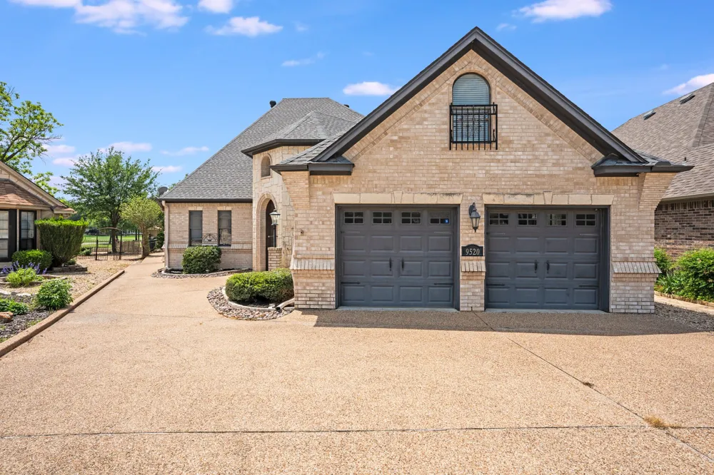9520 Nutcracker Court Granbury, TX 76049