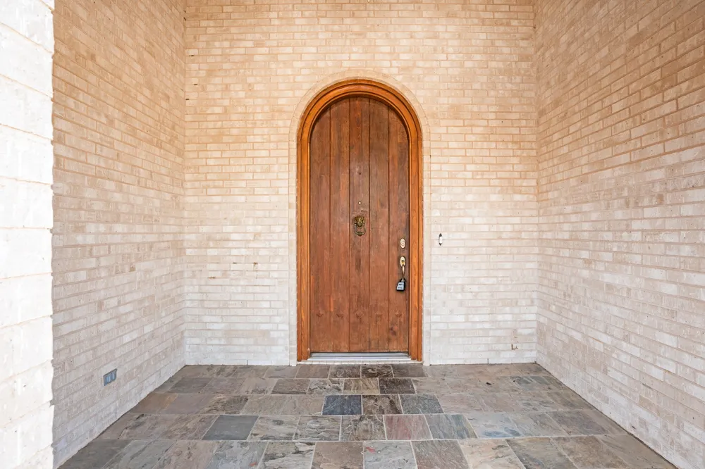 9520 Nutcracker Court Granbury, TX 76049