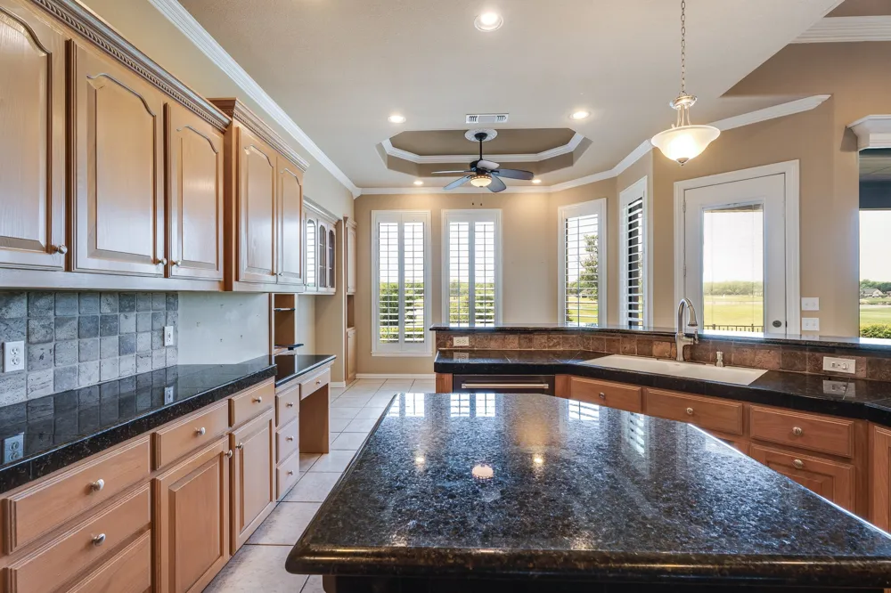 9520 Nutcracker Court Granbury, TX 76049