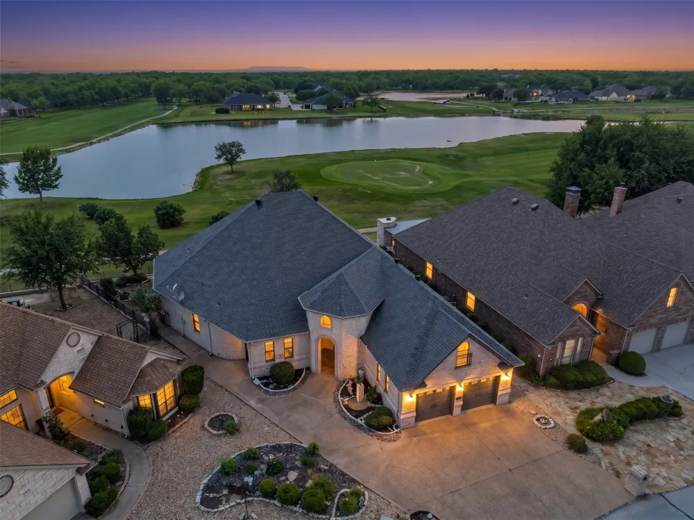 9520 Nutcracker Court Granbury, TX 76049