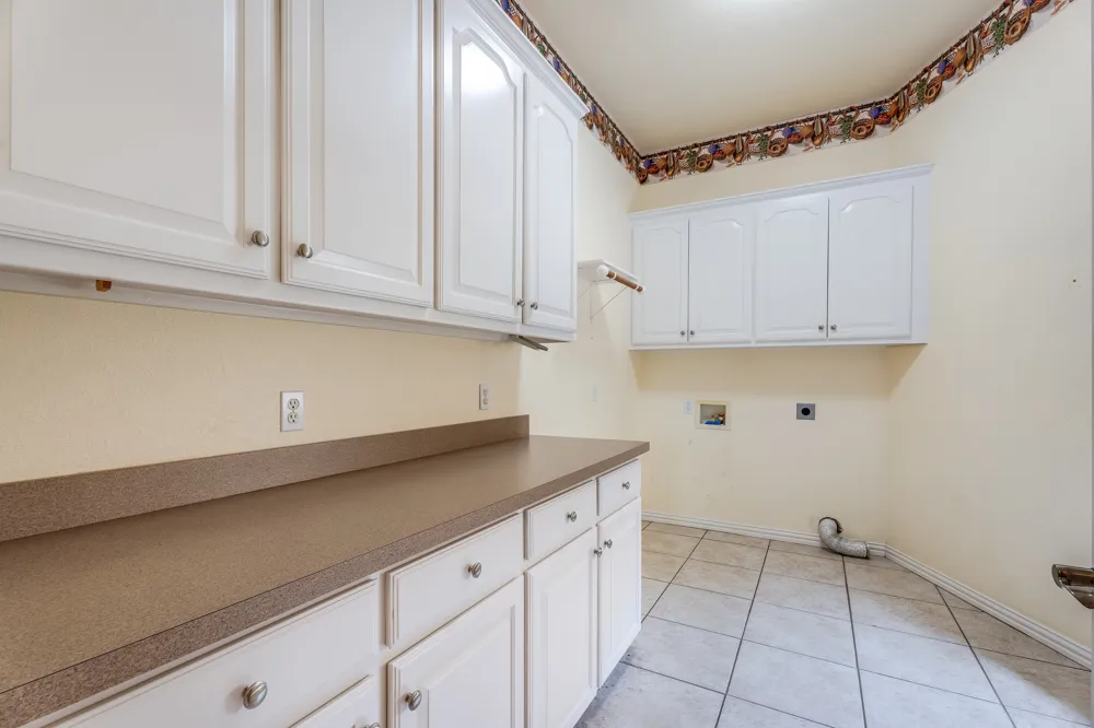 9520 Nutcracker Court Granbury, TX 76049
