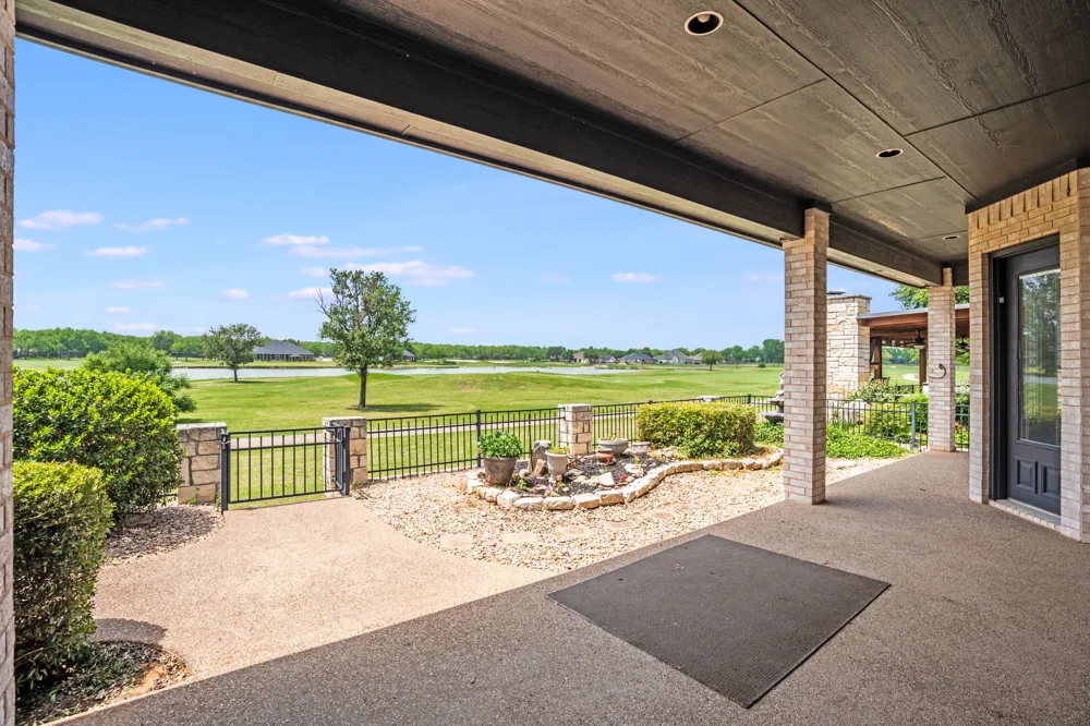 9520 Nutcracker Court Granbury, TX 76049