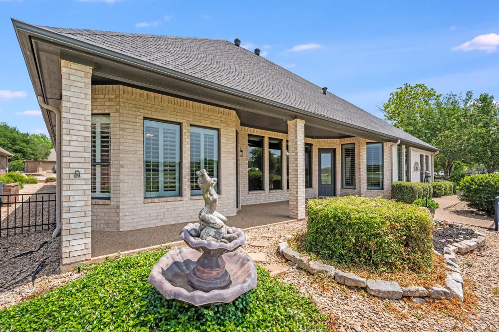 9520 Nutcracker Court Granbury, TX 76049