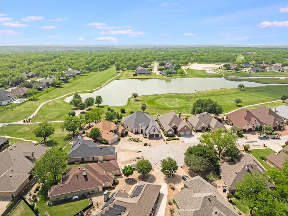9520 Nutcracker Court Granbury, TX 76049