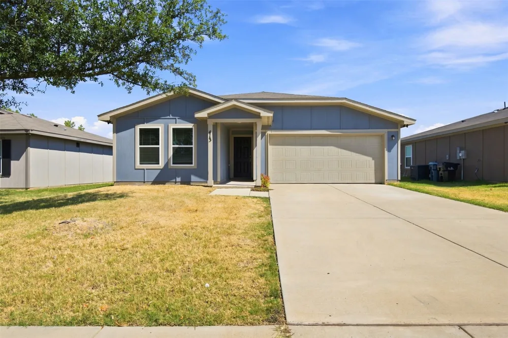 413 E Hull Street Denison, TX 75020