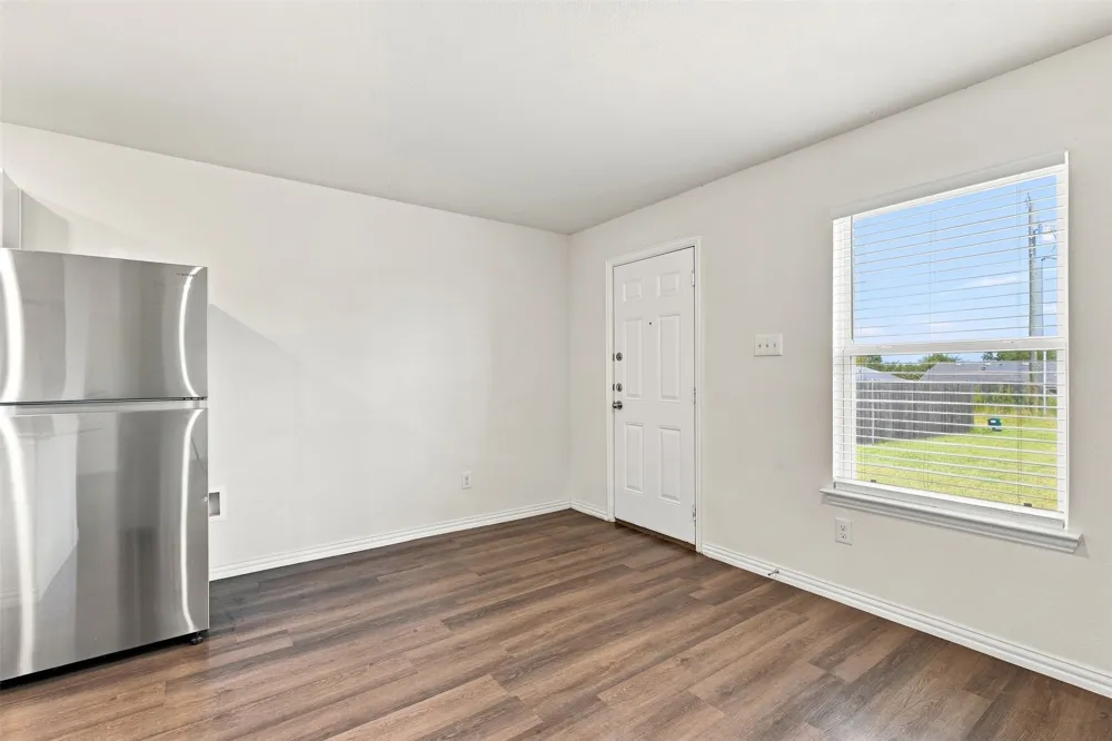 413 E Hull Street Denison, TX 75020
