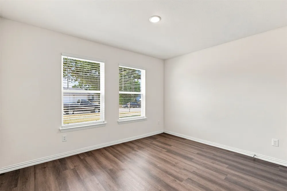413 E Hull Street Denison, TX 75020