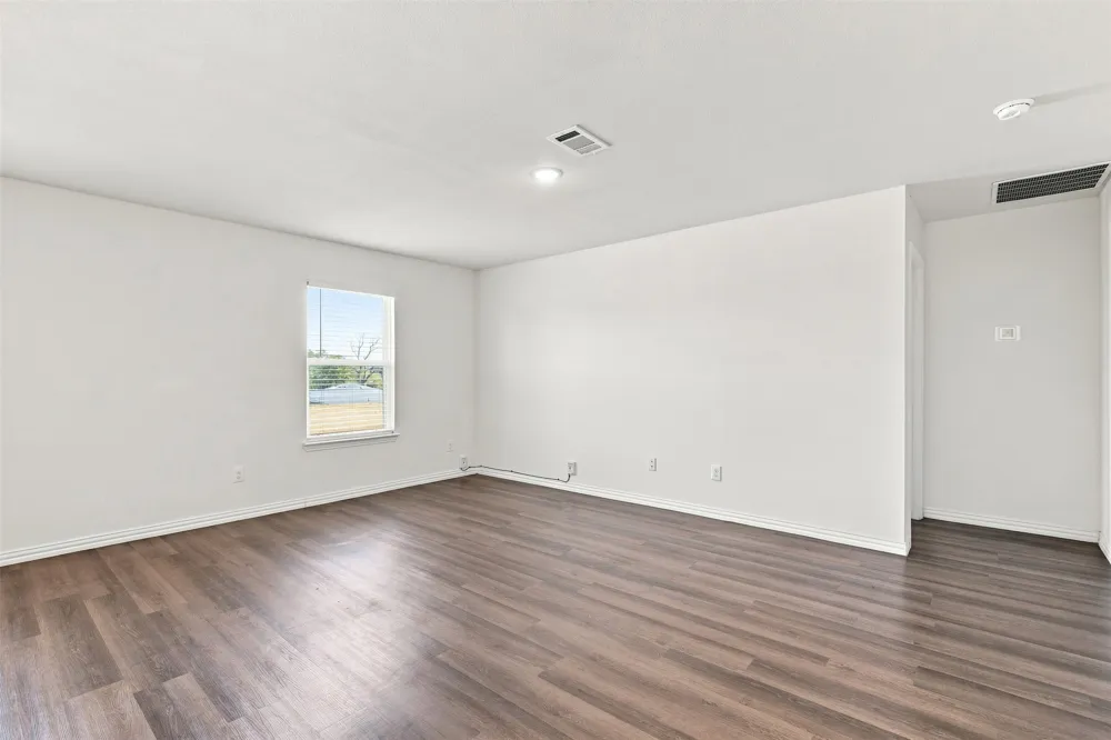 413 E Hull Street Denison, TX 75020