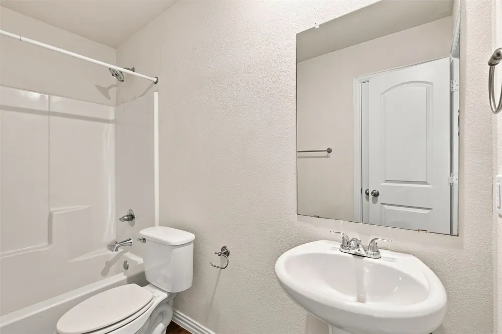 413 E Hull Street Denison, TX 75020
