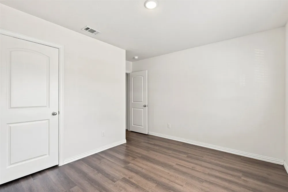 413 E Hull Street Denison, TX 75020