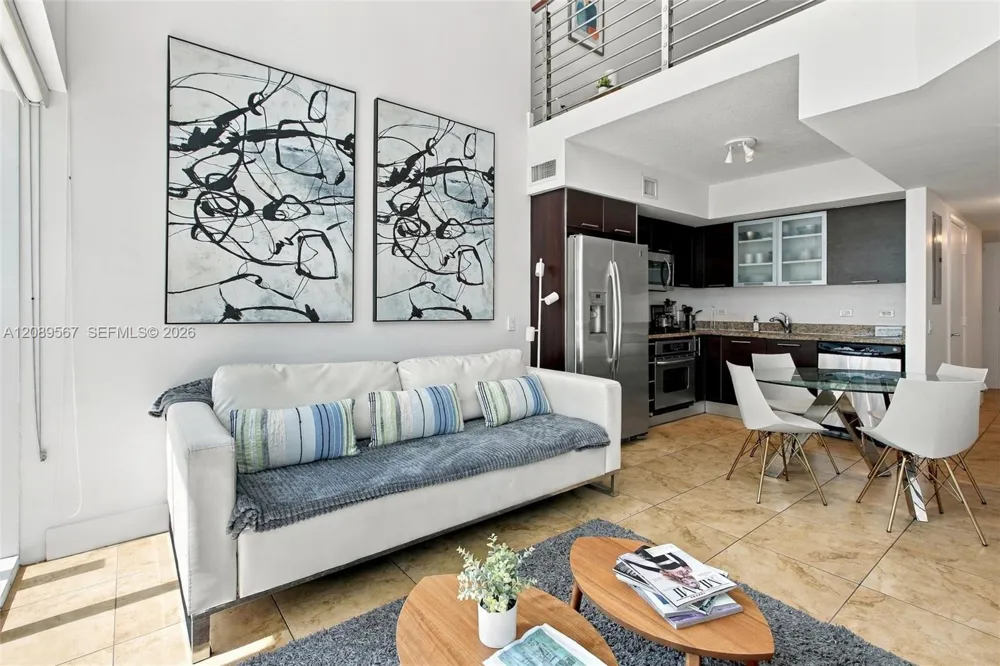 41 SE 5th St #710 Miami, FL 33131