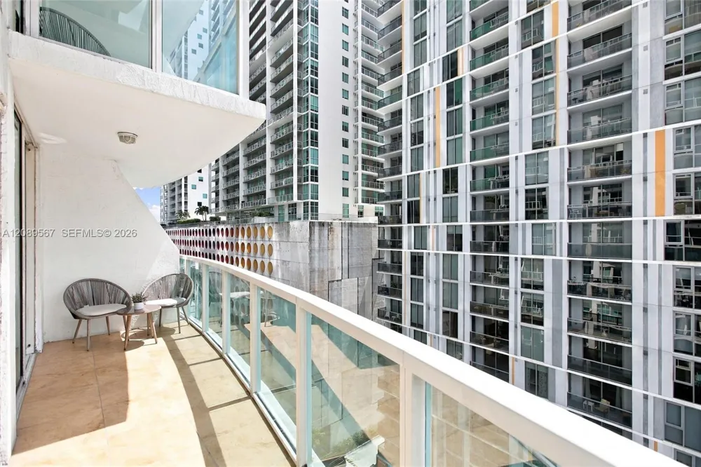 41 SE 5th St #710 Miami, FL 33131