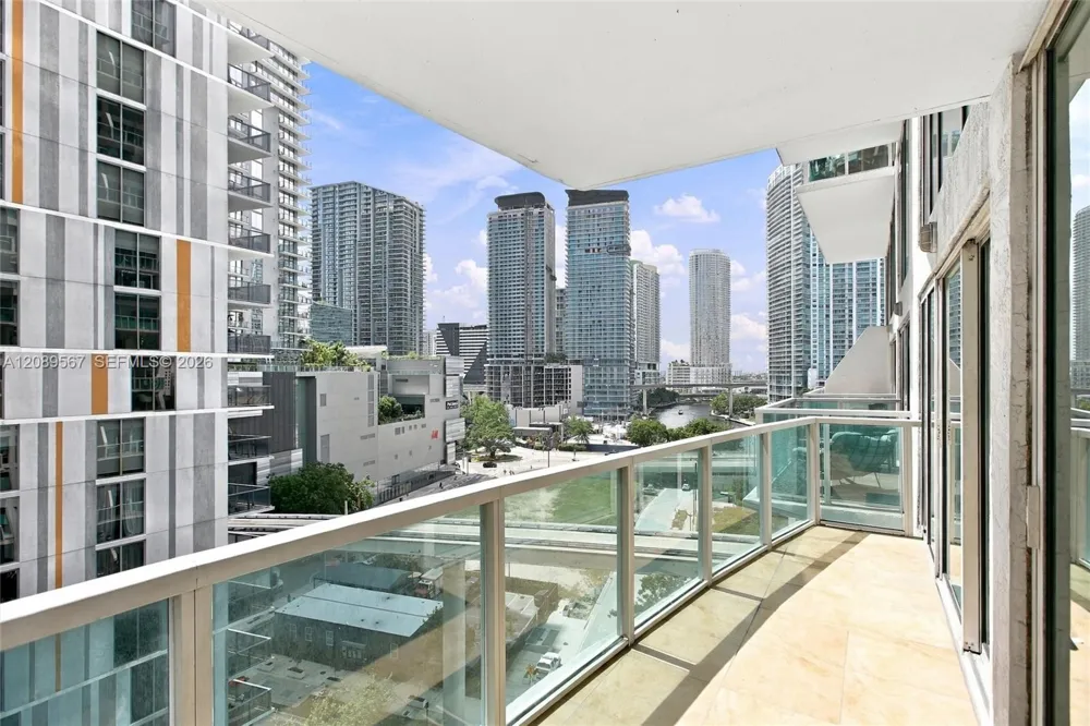 41 SE 5th St #710 Miami, FL 33131