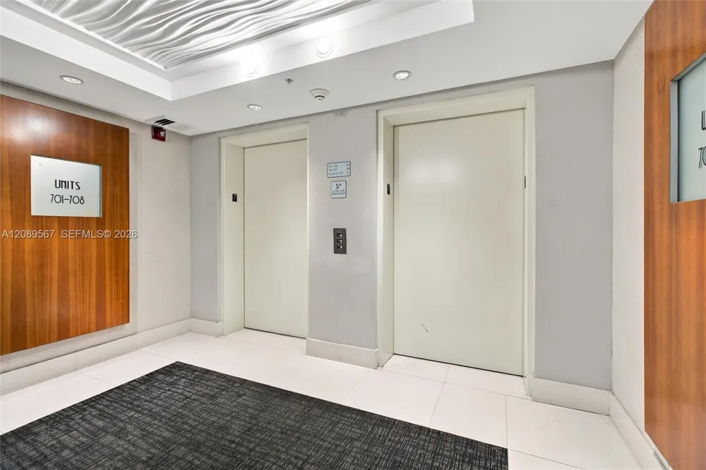 41 SE 5th St #710 Miami, FL 33131