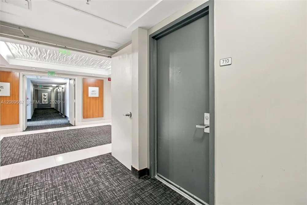 41 SE 5th St #710 Miami, FL 33131