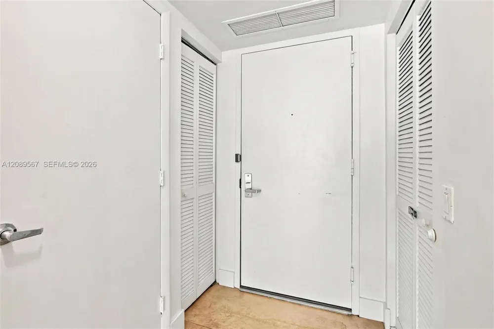41 SE 5th St #710 Miami, FL 33131