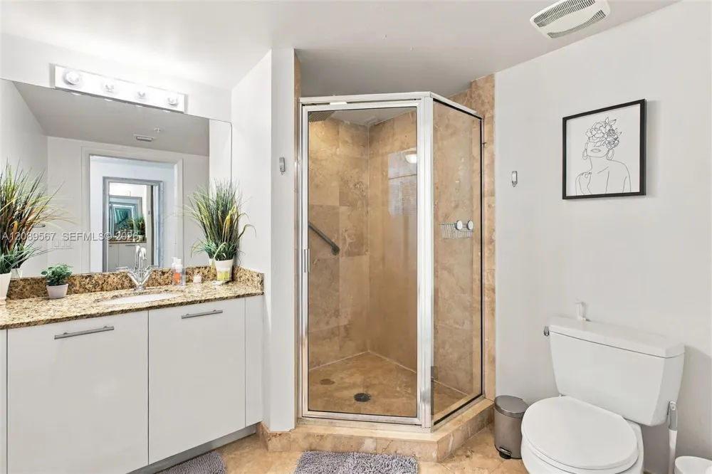 41 SE 5th St #710 Miami, FL 33131