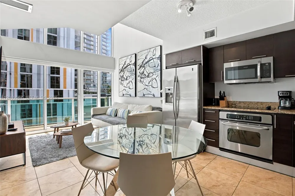 41 SE 5th St #710 Miami, FL 33131