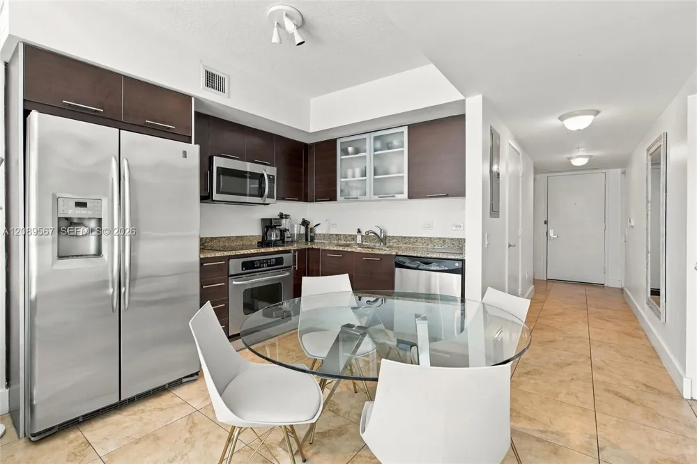 41 SE 5th St #710 Miami, FL 33131