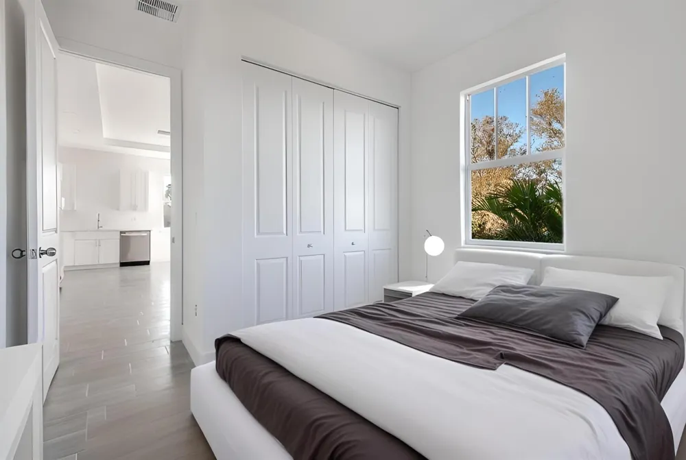 246 ROTONDA BOULEVARD W 