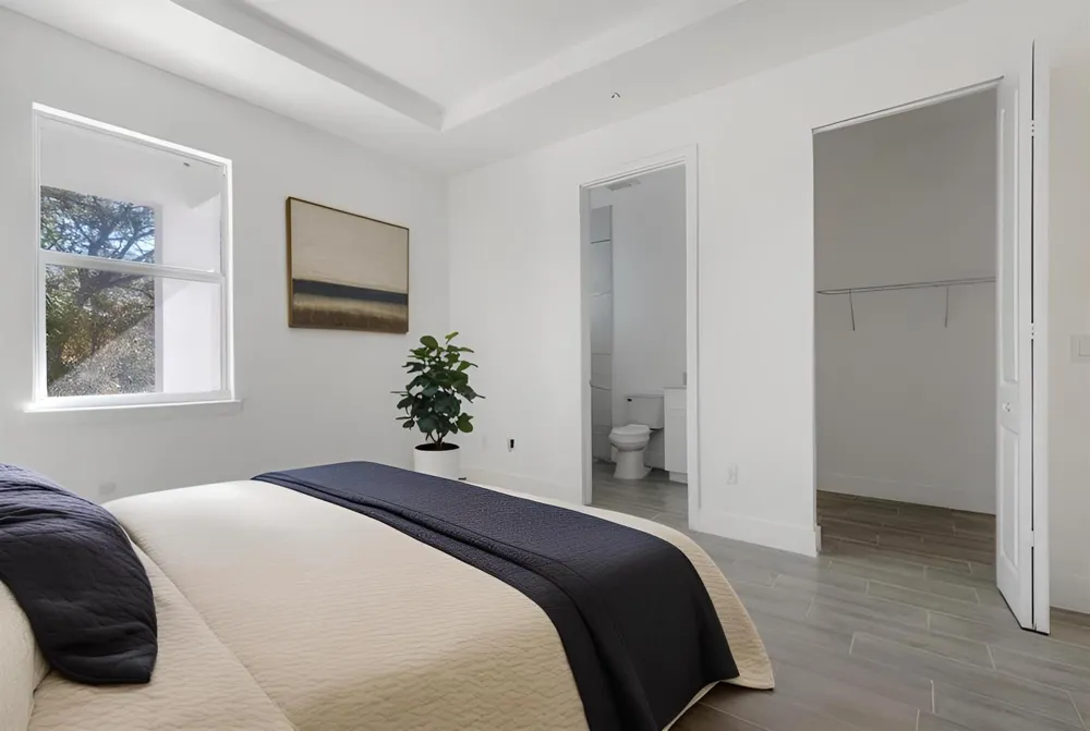 246 ROTONDA BOULEVARD W 