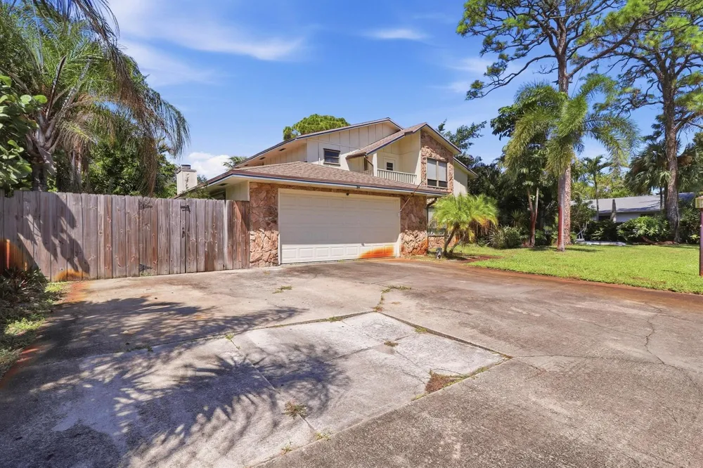 596 Greenwood Drive Jupiter, FL 33458