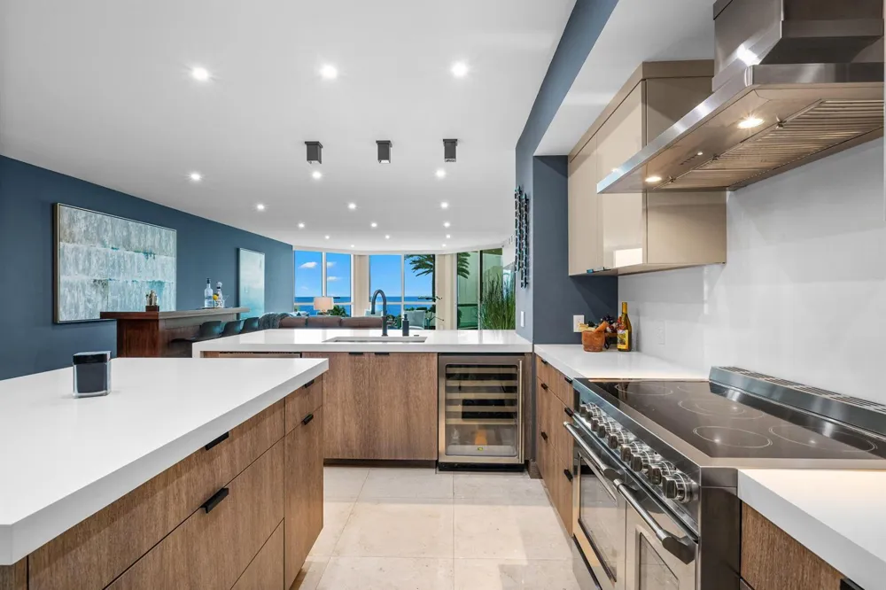 101 S Fort Lauderdale Beach Boulevard #702 Fort Lauderdale, FL 33316