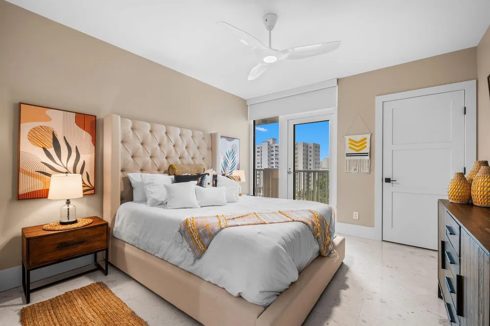 101 S Fort Lauderdale Beach Boulevard #702 Fort Lauderdale, FL 33316