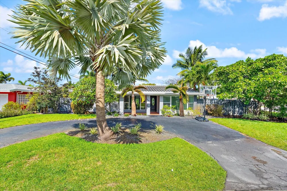 4461 NE 19TH AVENUE Oakland Park, FL 33308