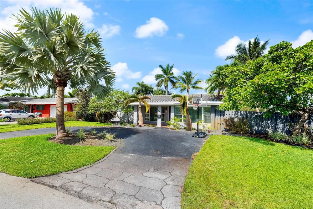 4461 NE 19TH AVENUE Oakland Park, FL 33308
