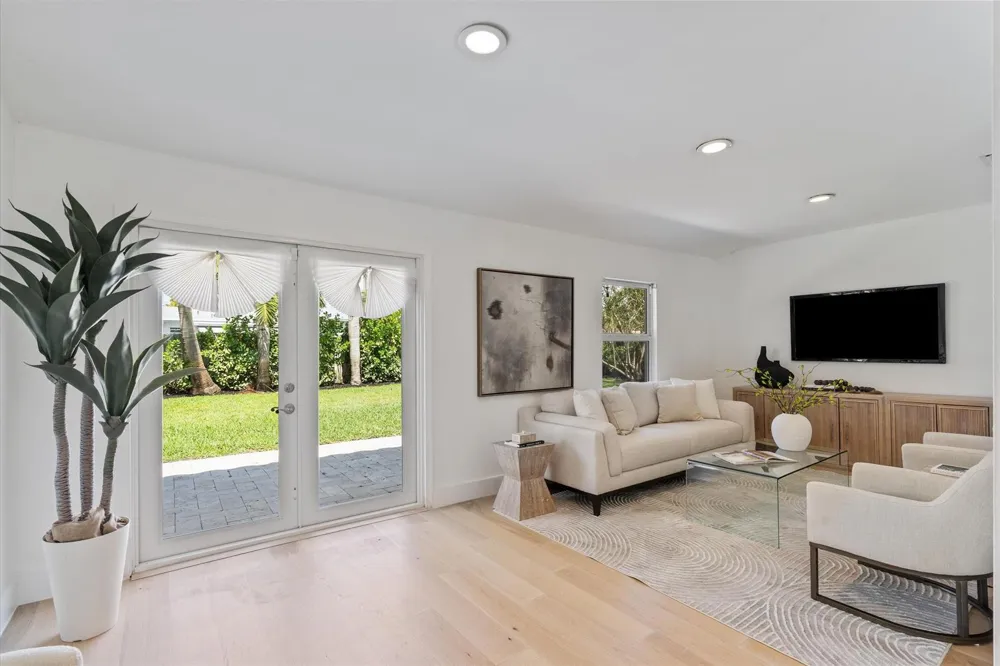 4461 NE 19TH AVENUE Oakland Park, FL 33308
