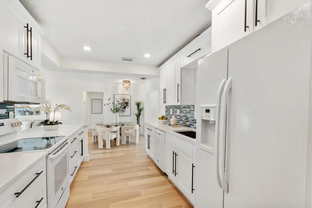 4461 NE 19TH AVENUE Oakland Park, FL 33308