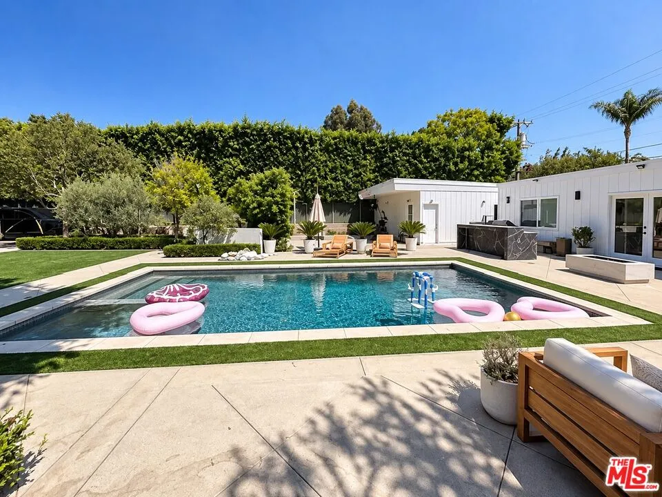 604 Trenton Drive Beverly Hills, CA 90210